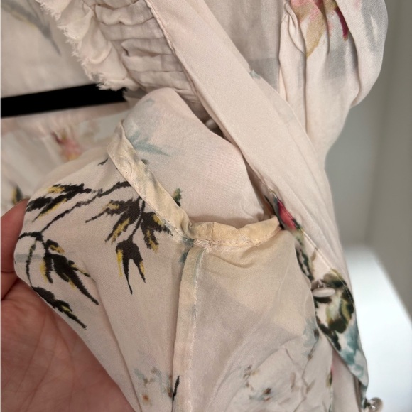 JOIE Elzie 100% Silk Button-Up Blouse In Floral Print - Picture 6 of 6